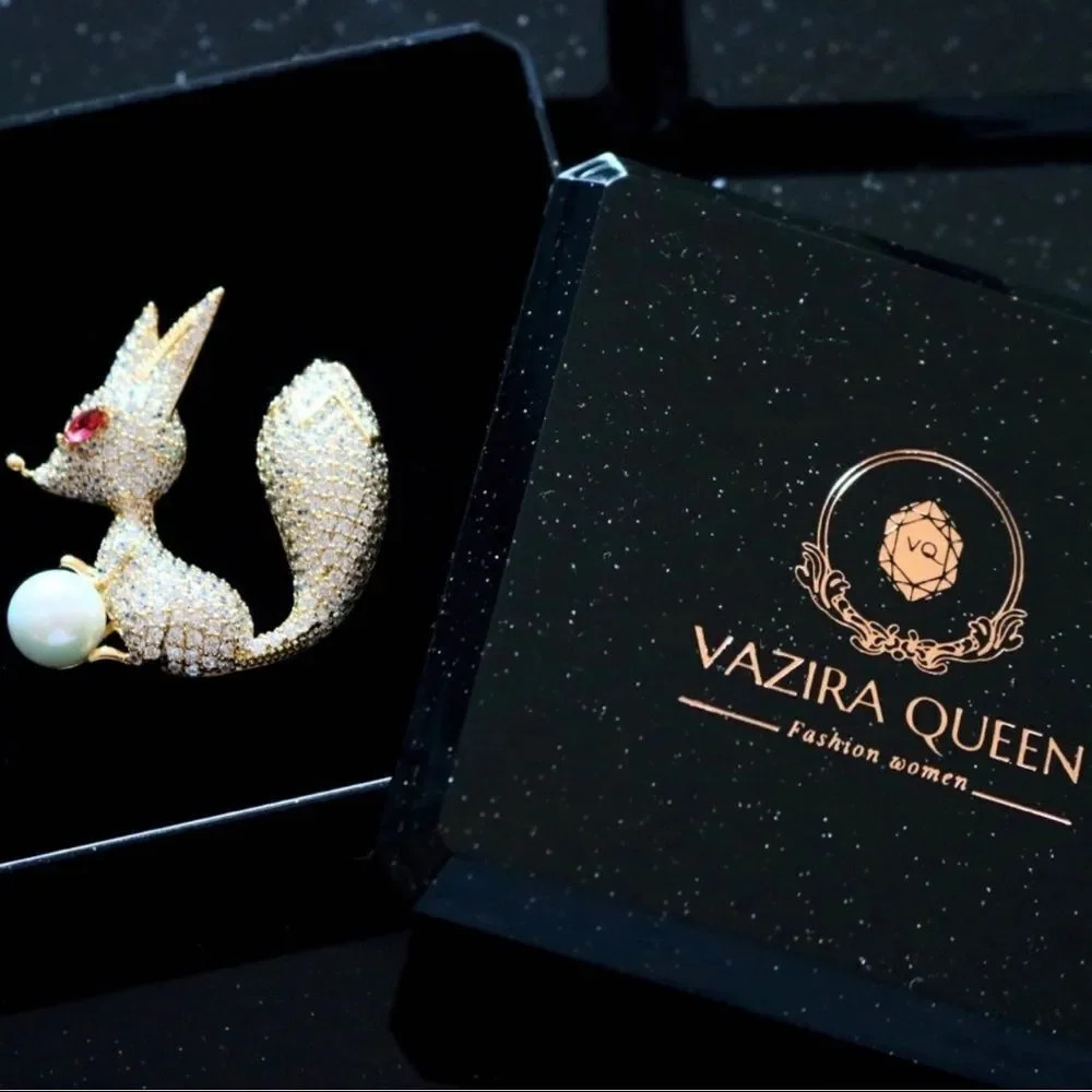 VQ Ocean Shell Brooch - Picture 6 of 6